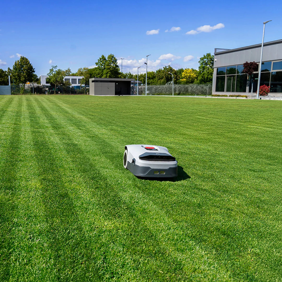ANTHBOT Genie 600 Robot Lawn Mower – Wire-Free AI Robotic Mower