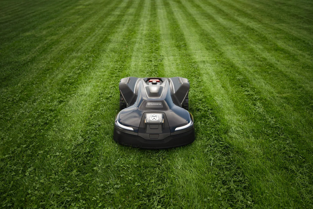 Husqvarna Automower® 440 iQ Wire-Free Robot Lawn Mower – 8000m²