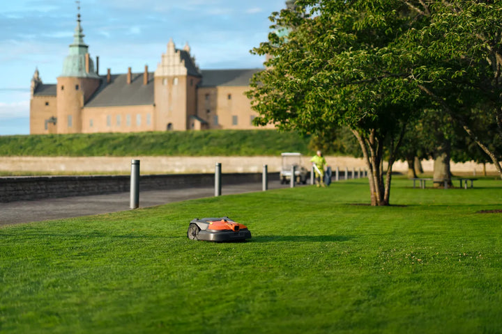 Husqvarna Automower® 560 EPOS® Commercial Robot Lawn Mower – 12000m²