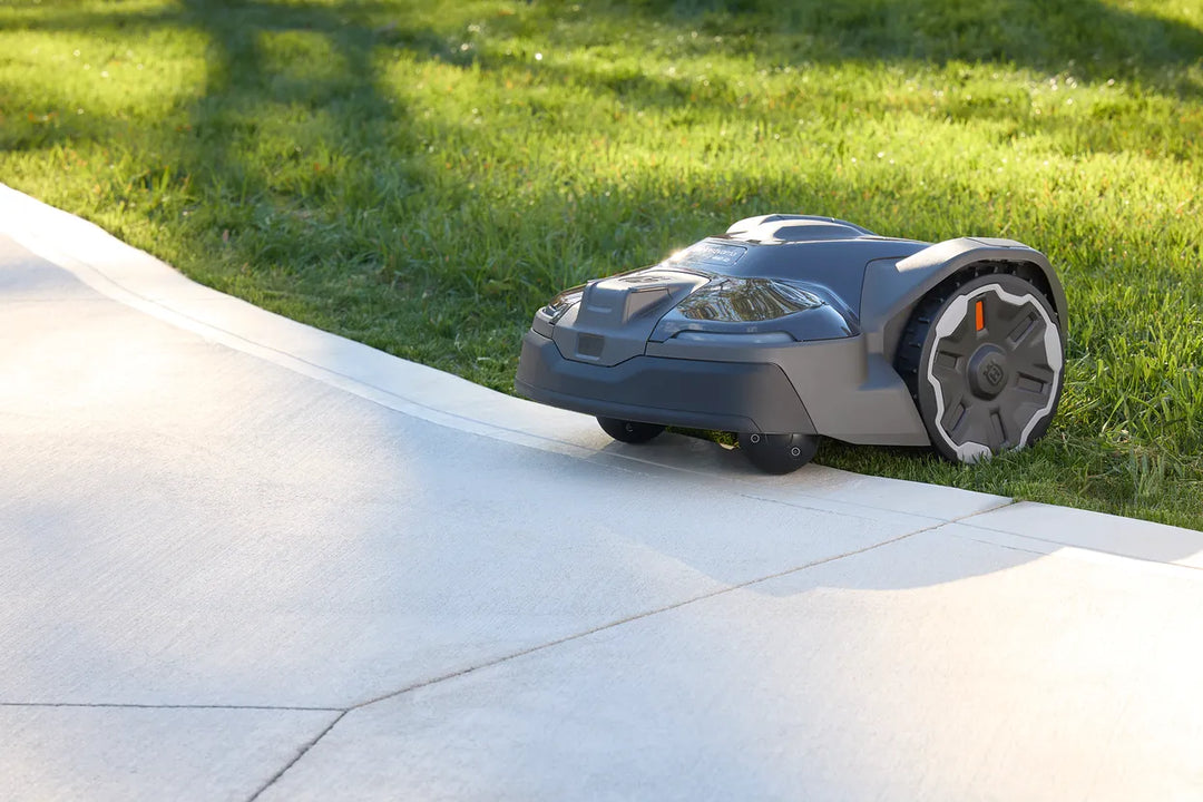 Husqvarna Automower® 420 iQ Wire-Free Robot Lawn Mower – 4000m²